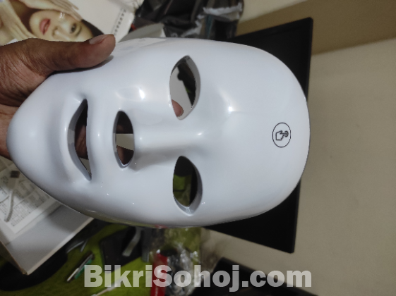 Lighting facial mask therapy